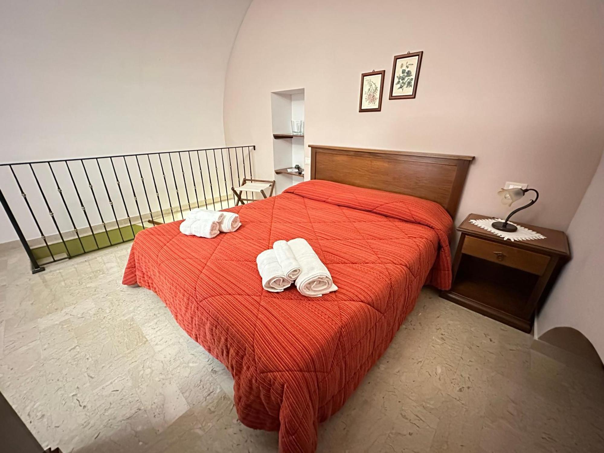 Historic B&B Apartments Home Chiaramonte Gulfi Exterior foto