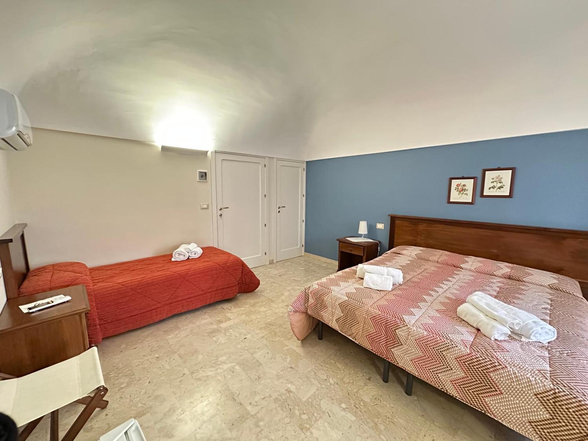 Historic B&B Apartments Home Chiaramonte Gulfi Exterior foto